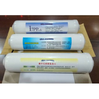 【小江淨水設備】除泥沙K5633型、除水垢樹脂濾心、棉質濾心、除氯活性炭濾心，100%台灣製造，，2分內牙鎖牙型。
