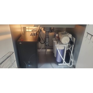 【小江淨水設備】宮黛三溫GD-800冰溫熱廚下型飲水機，搭配微電腦RO 400G烤漆腳架直出機（100%台灣零件組裝）。