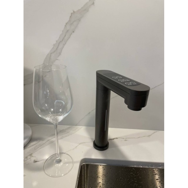 【小江淨水設備】宮黛雙溫GD-600溫熱廚下型飲水機，搭配微電腦RO 400G烤漆腳架直出機（100%台灣零件組裝）