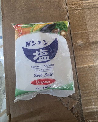 【小江淨水設備】歐克岩鹽 500克｜鹽巴 調味料 烹飪料理 煮飯 炒菜 中秋烤肉 燉湯 蔬果 燒烤 美味 無碘鹽 不含碘